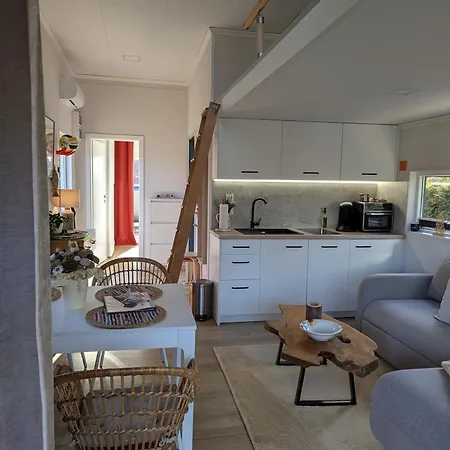 Semesterbostad Tinyhouse Daniel